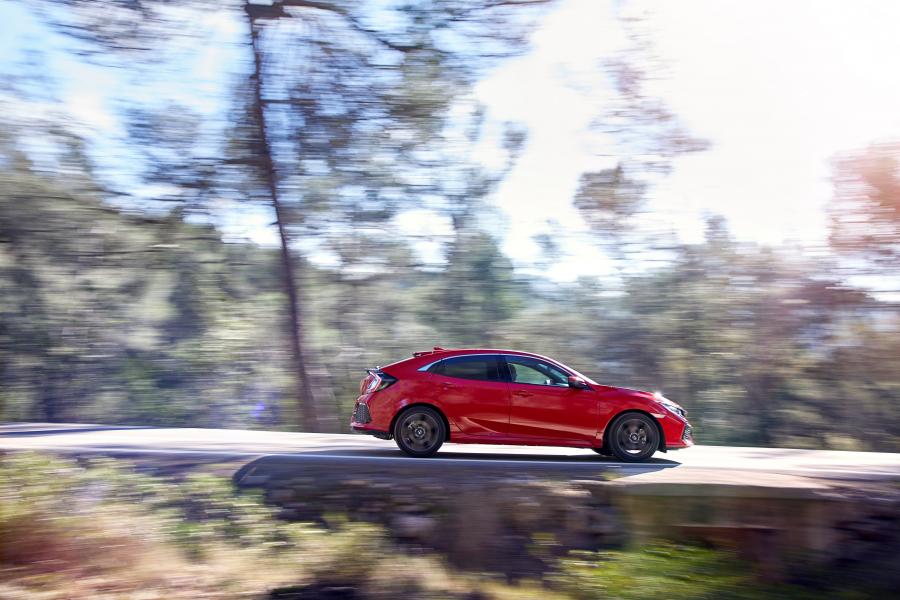  Honda Civic Hatchback 2017 года  (WW) (фото 16 из 43)